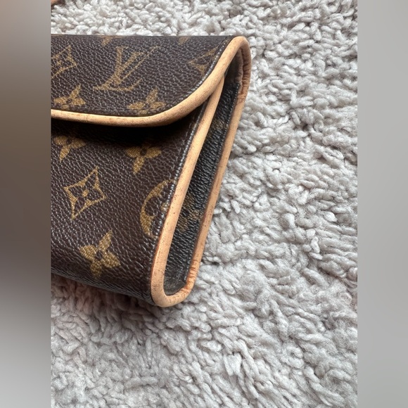 Vintage LV Florentine XS - Picture 3 of 7